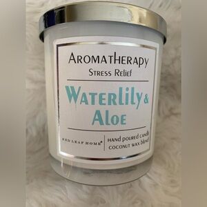 RED LEAF HOME Aromatherapy Stress Relief Waterlily & Aloe 1wick candle NWT
